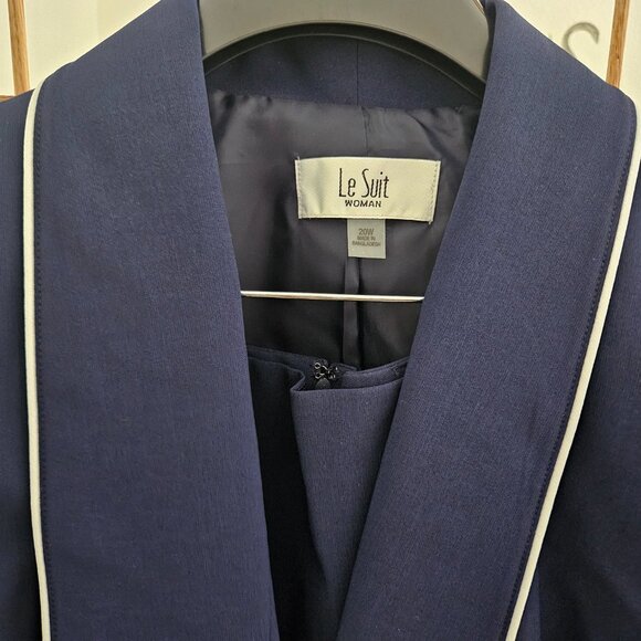 NWT Le Suit Plus Size Shawl-Collar Skirt Suit - Indigo + Vanilla Ice Navy Blue - Picture 5 of 11